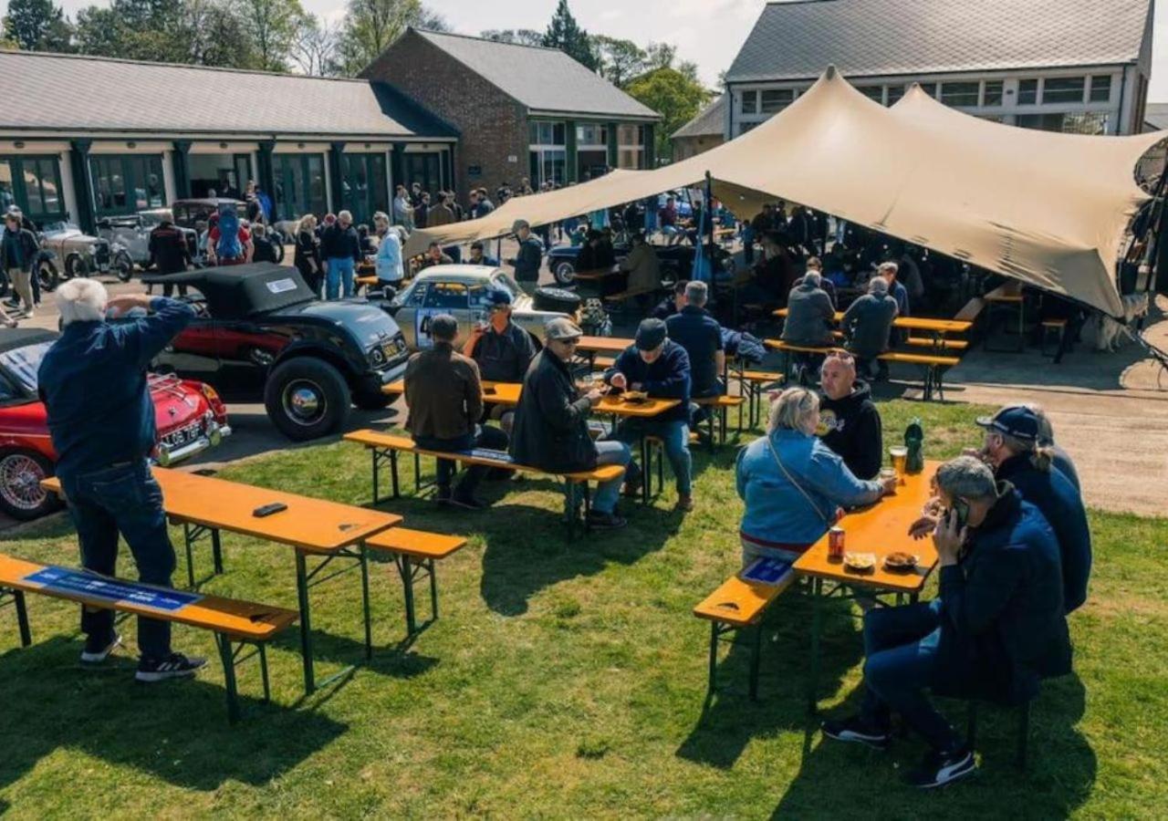 Duclos At Bicester Heritage Экстерьер фото